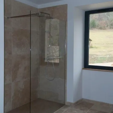 بيت للعطل House Le Roucayral *