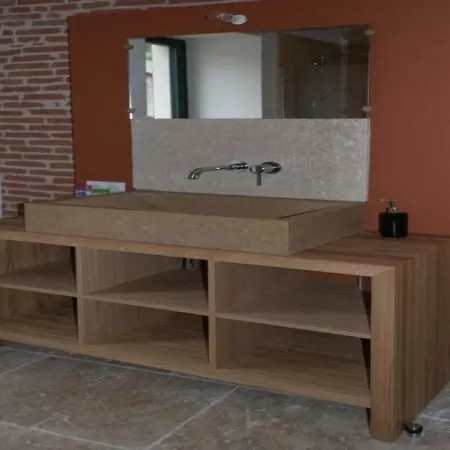 House Le Roucayral بيت للعطل